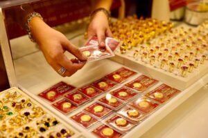 Mặt hàng được vàng doanh nghiệp bày bán