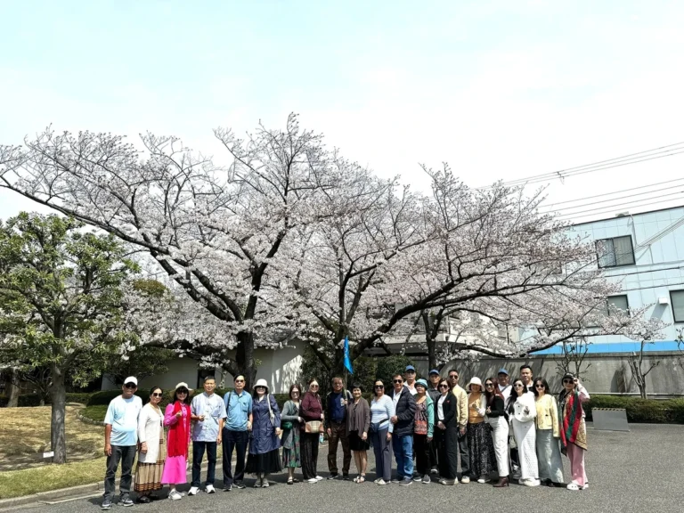 Câu chuyện ‘dở khóc dở cười’ phía sau con dấu hộ chiếu